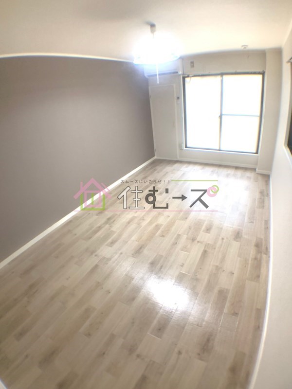 ロイヤルメゾン生野 ベッドルーム