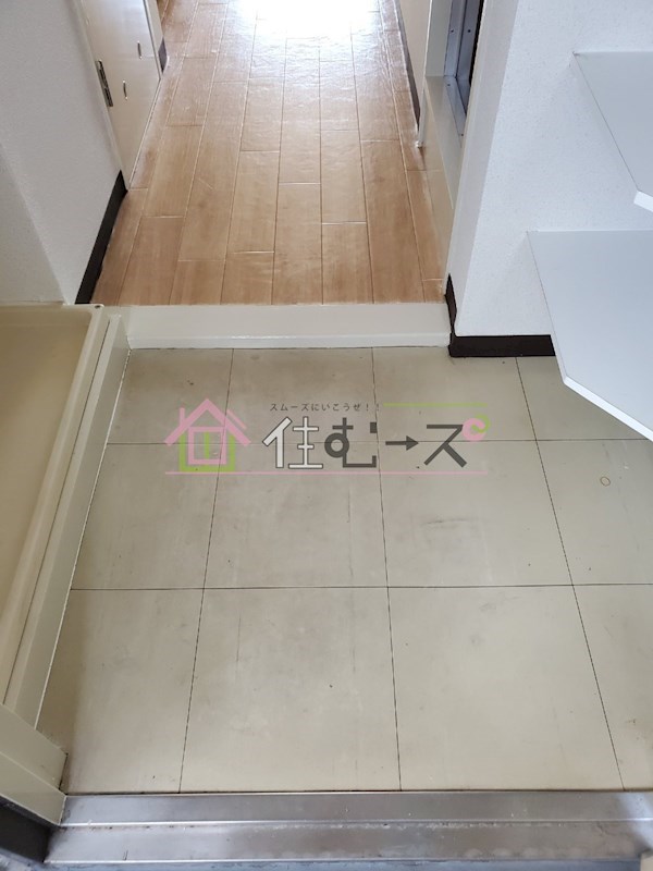 エステート鶴見 玄関