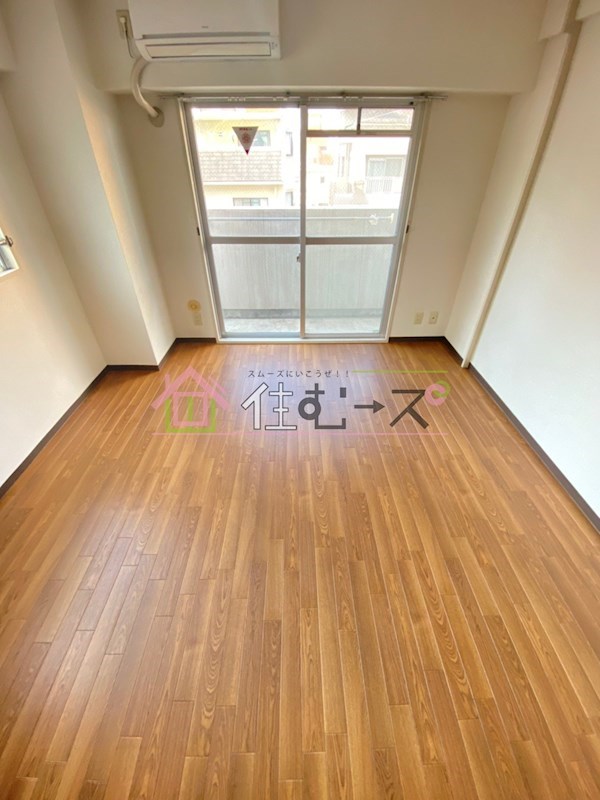 ラーク浜田ビル ベッドルーム