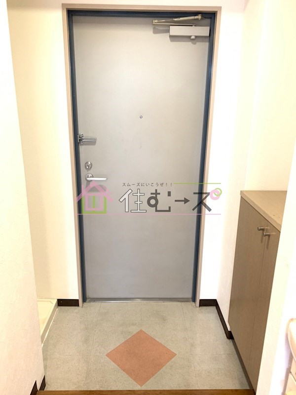 ブリリアン大国 玄関