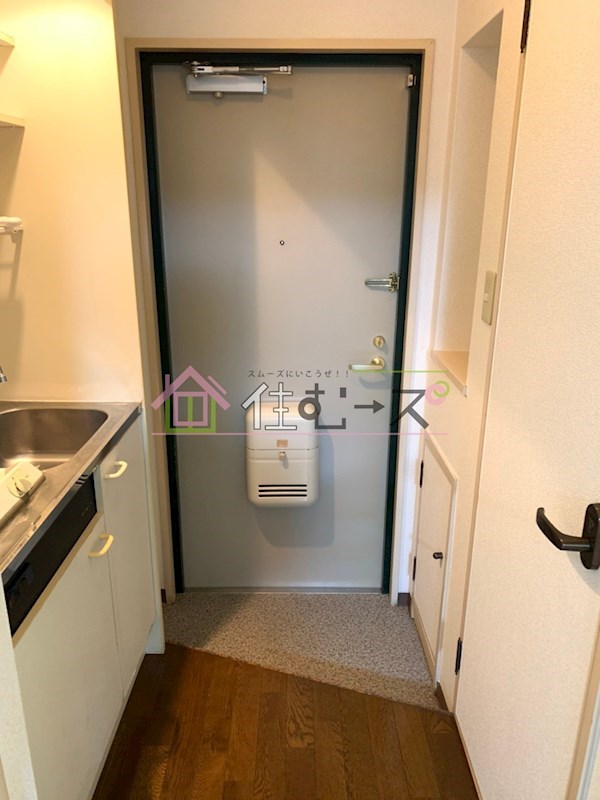 メゾンイシケン 玄関