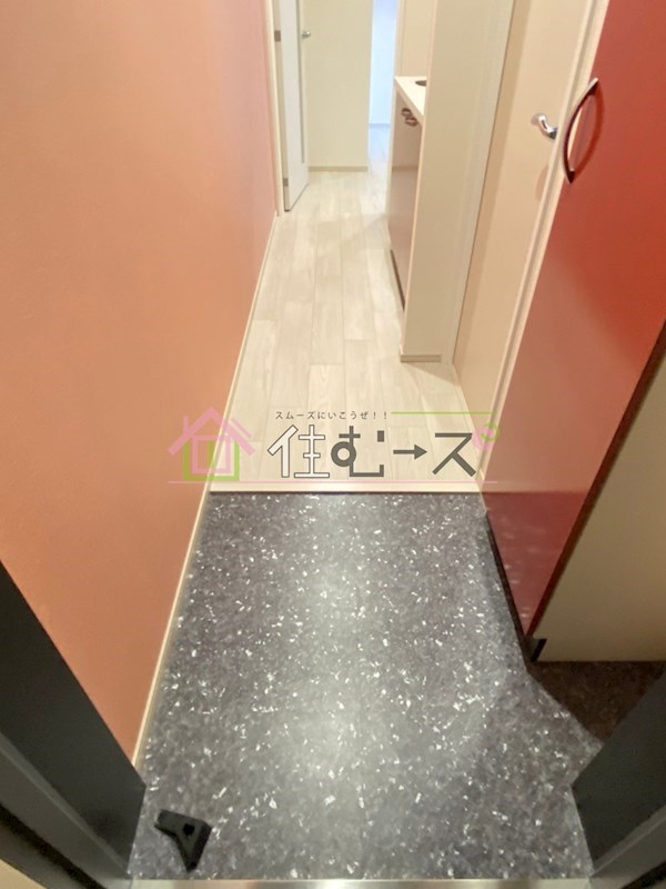 HR FRONT  REGAL ドームウエスト 玄関