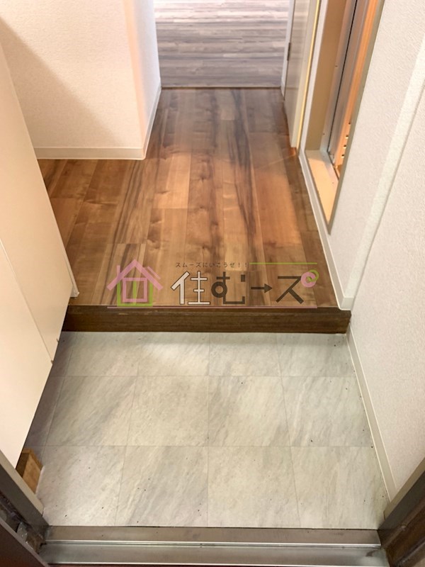 クレイン新大阪 玄関