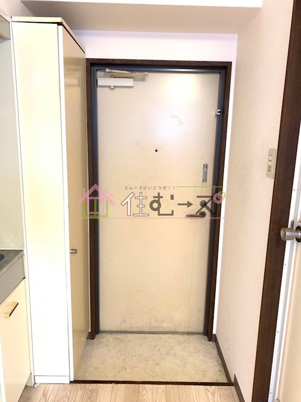 エムロード中川 玄関