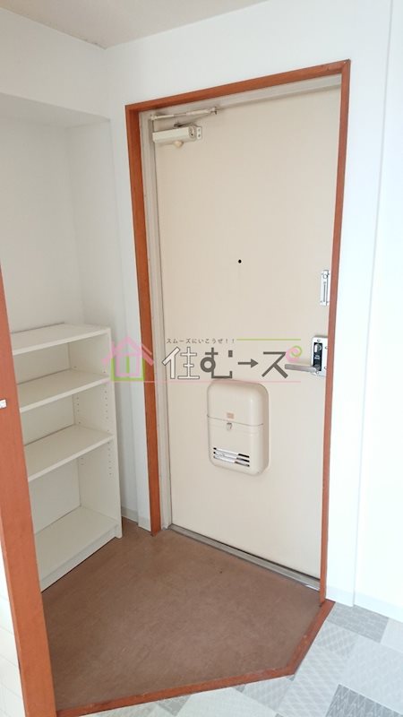 プルシャン西淡路 玄関