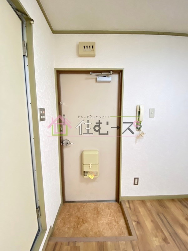 ノアーズアーク九条駅前 玄関