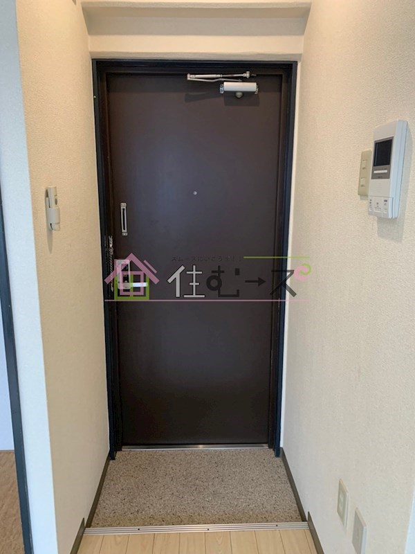 ラフィーネ新大阪 玄関