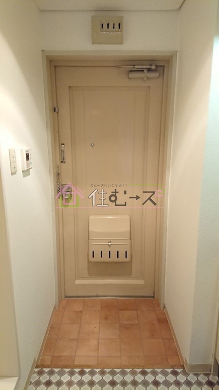 空心マンション 玄関