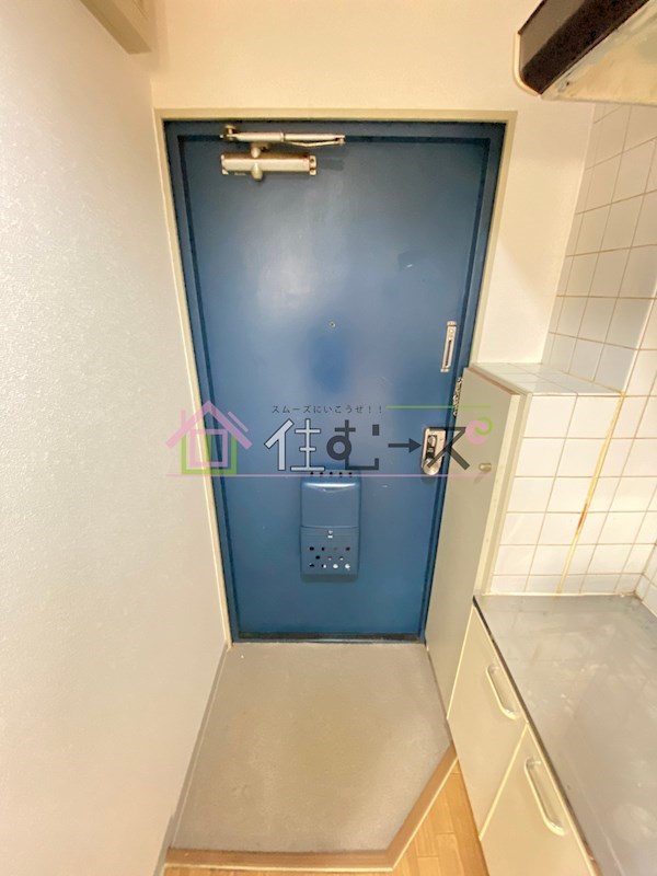 アベニュー中加賀屋 玄関