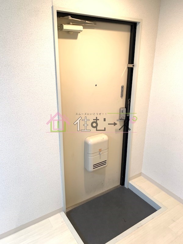サンライズ中宮 玄関
