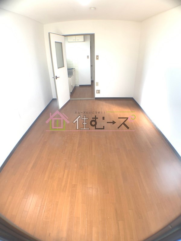 エレガンスハイツ湯里 リビング