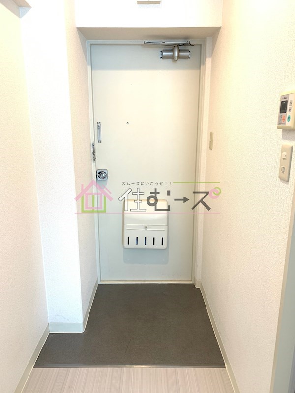 新大阪コーポビアネーズ  玄関