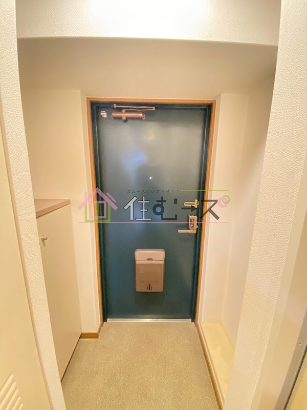 リーガル西天満 玄関