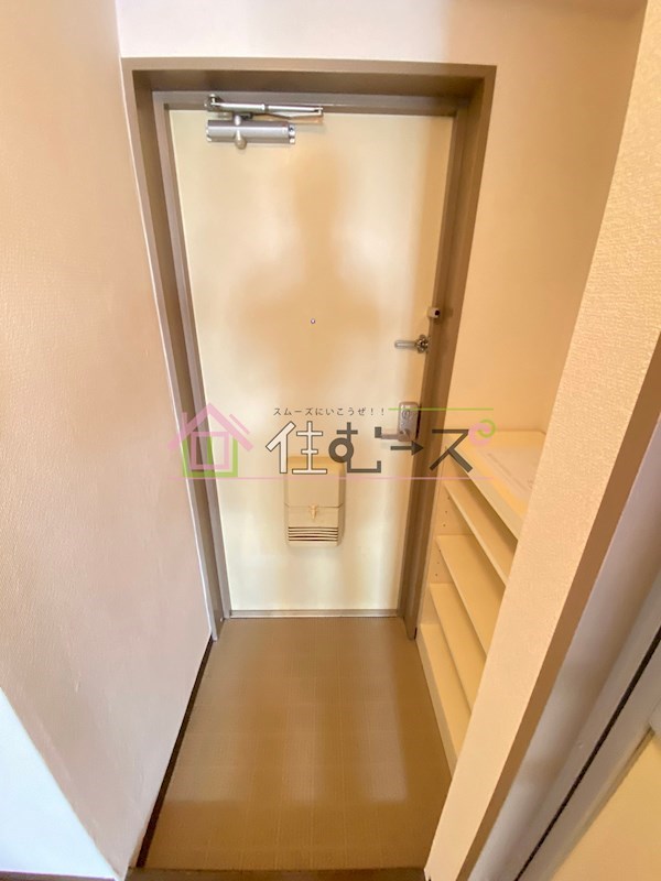 フラット平野南 玄関