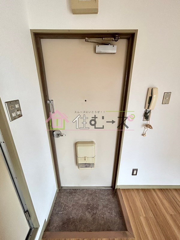 ノアーズアーク九条駅前 玄関