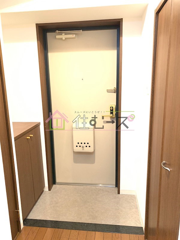 リーガル新大阪Ⅴ 玄関