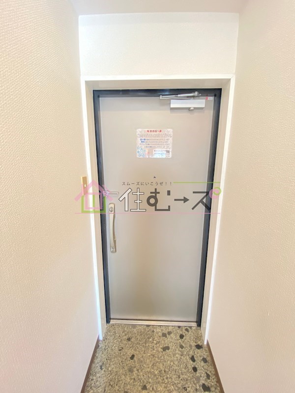 パレロイヤルビル 玄関