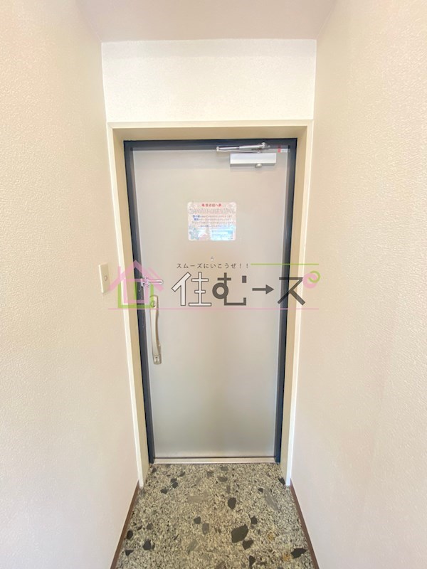 パレロイヤルビル 玄関