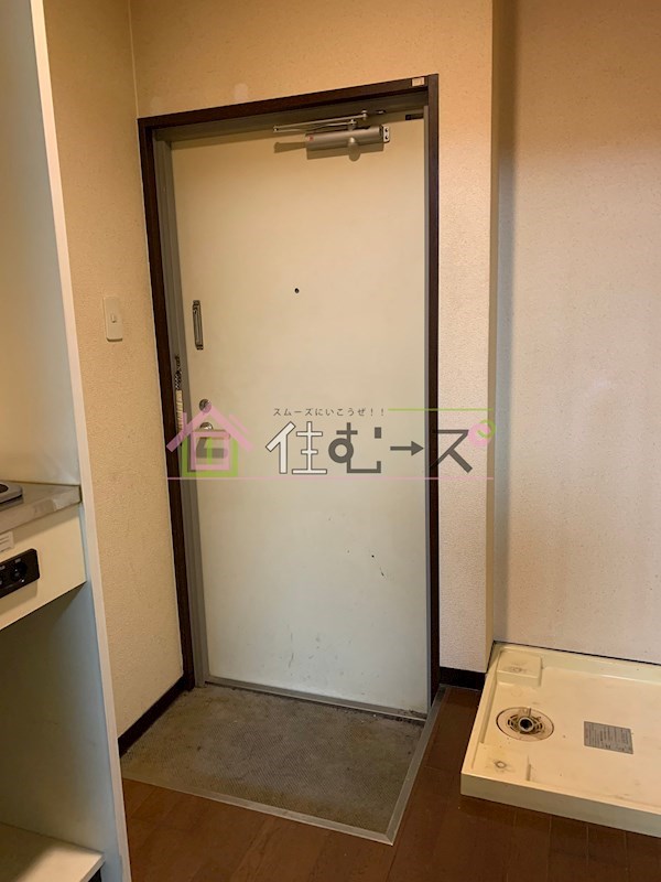 ミストラル本町ウエスト 玄関