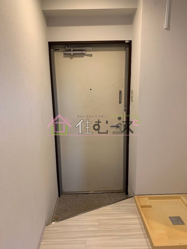 ミストラル本町ウエスト 玄関