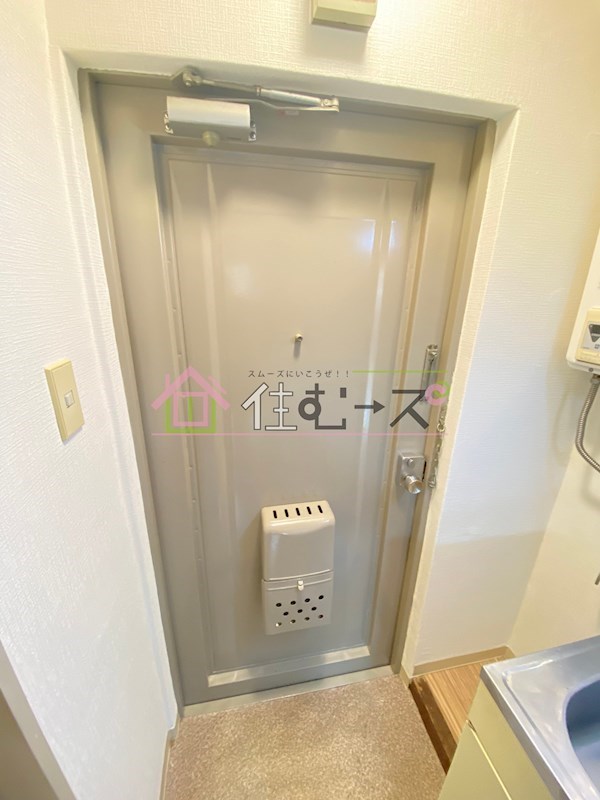 メゾン城東 玄関