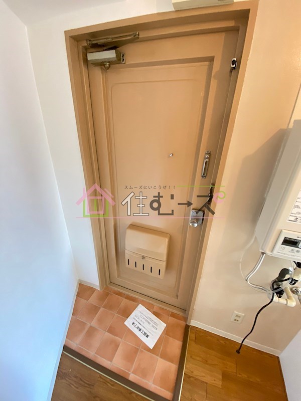 プラス九条 玄関