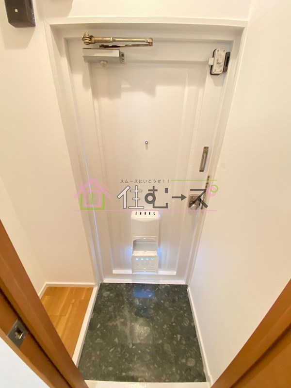 大宝　上本町ロイヤルハイツ 玄関