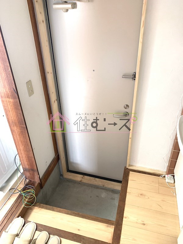 阿倍野元町6戸建 玄関