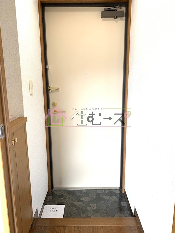 ラッキーセンター河堀口マンション 玄関