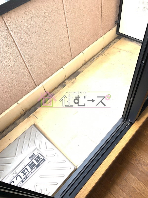 ラッキーセンター河堀口マンション ベランダ