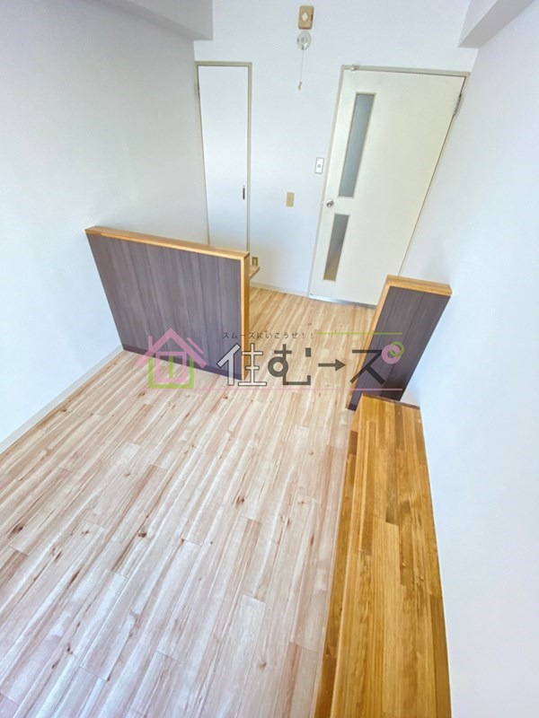 メゾンヘルム大国町 リビング