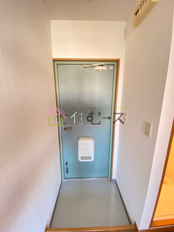 ロイヤルレスト芦原 玄関