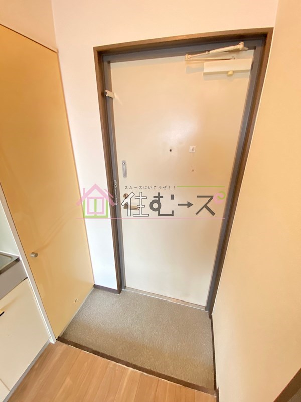 エムロード中川 玄関