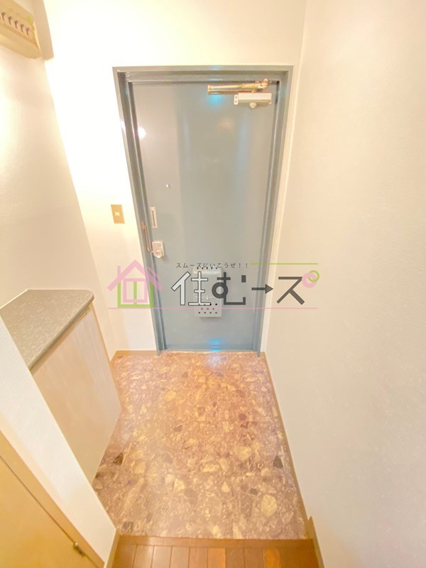 ラプティメゾン長居 玄関