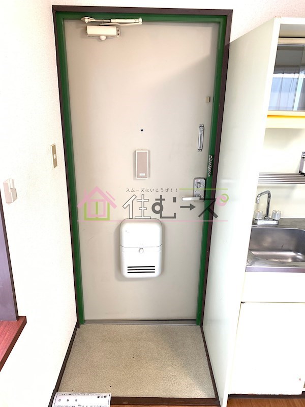 リバーサイドK 玄関