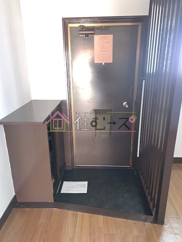 パレス帝塚山 玄関