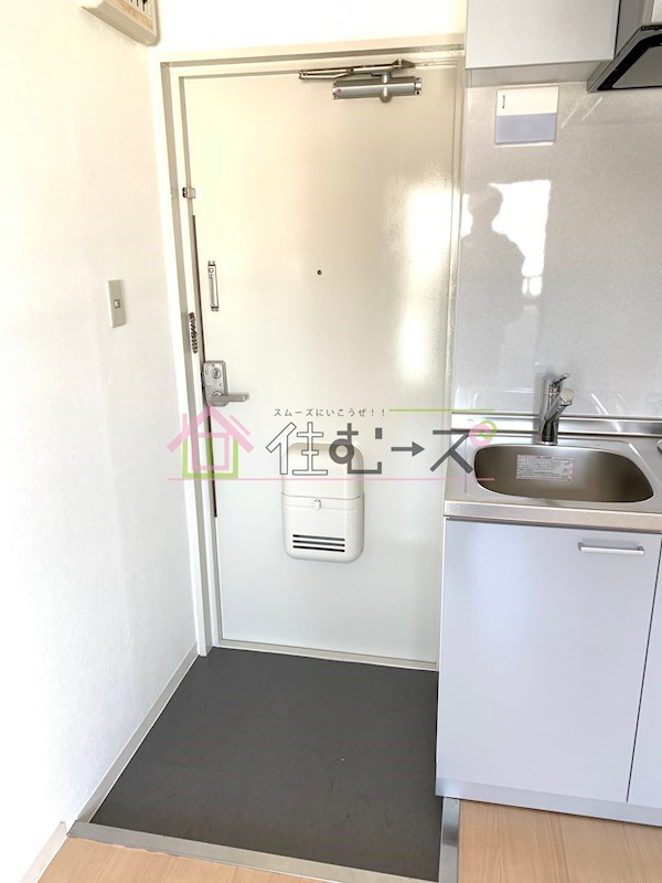 エルドムス陽光三番館 玄関