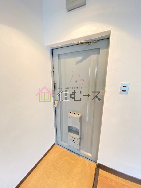 ハイツ滝川 玄関