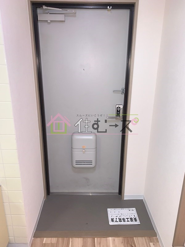 グラヴィール鶴和 玄関