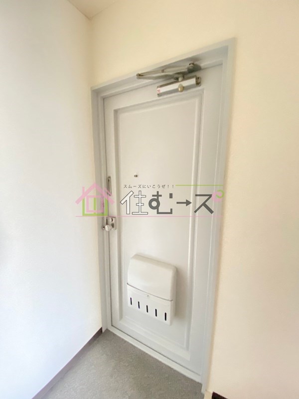 ひかりハイツ 玄関