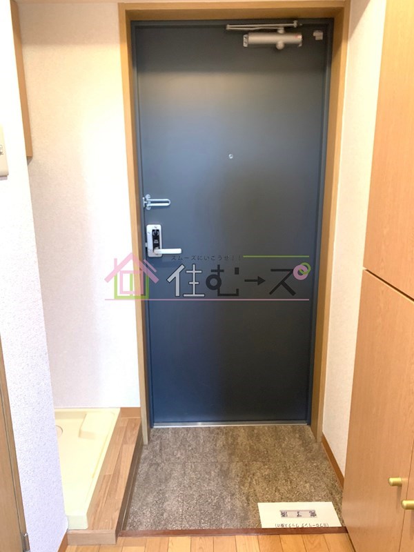 エステムコート新大阪 玄関