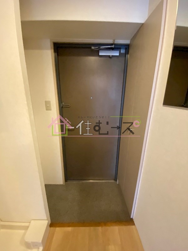 デ・リード弁天町港通 玄関