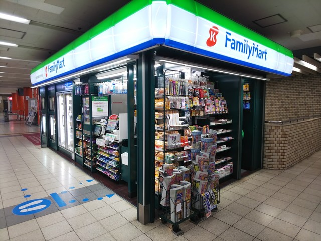 ラパンジール道頓堀 コンビニ
