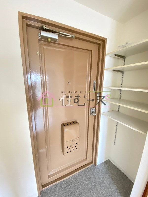 レガーレ長居公園 玄関