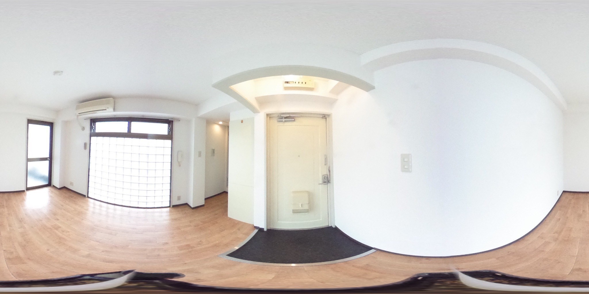 プレアール新大阪Ⅲ 玄関