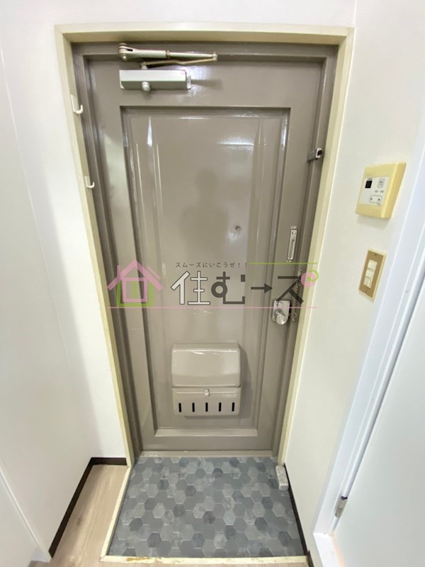 アークハウス中尾 玄関