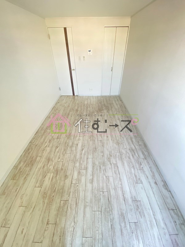 レオーネ寺田町東 リビング