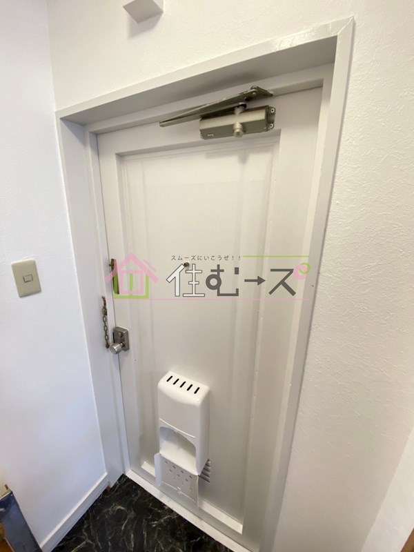 大宝　小橋ロイヤルハイツ 玄関