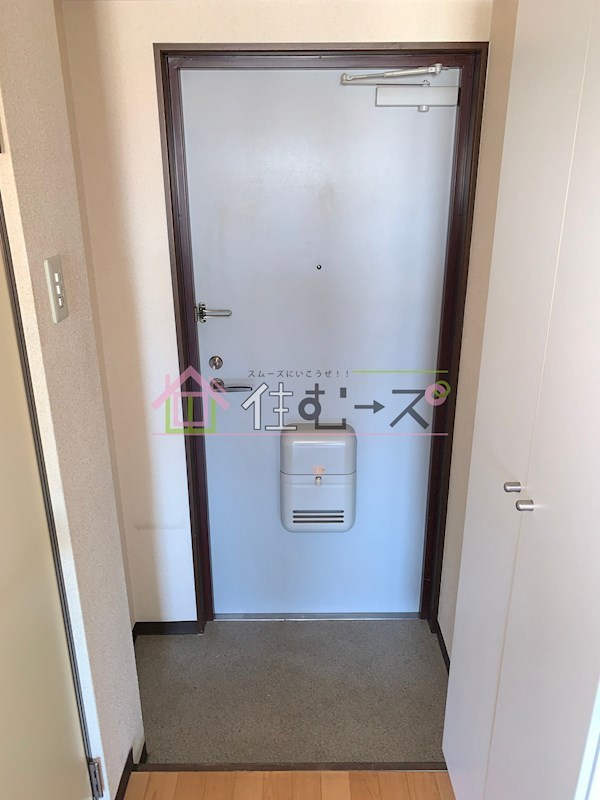 インターナショナル関目 玄関