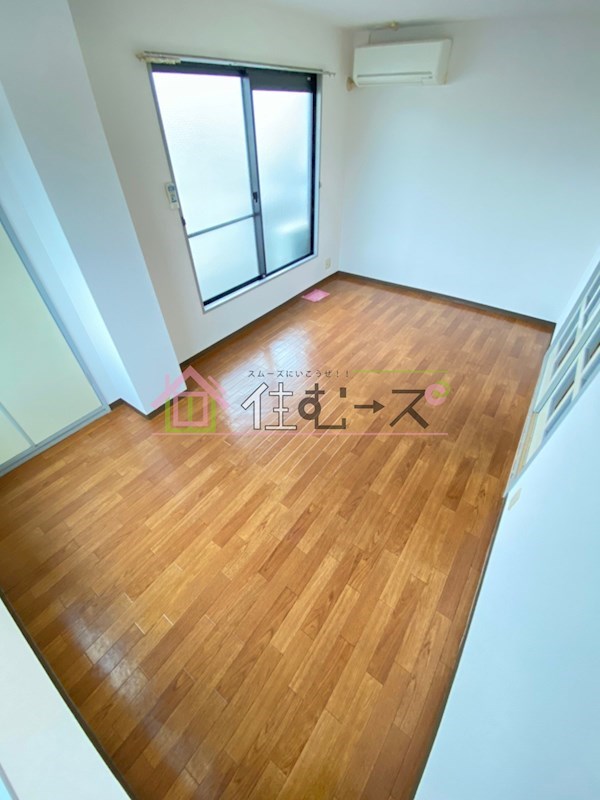 ライフハイツ中宮 ベッドルーム